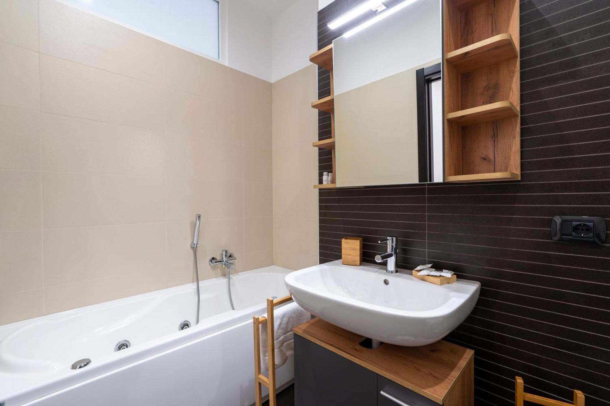 Boscoincitta Apt With Garage And Whirlpool Tub 바리 외부 사진