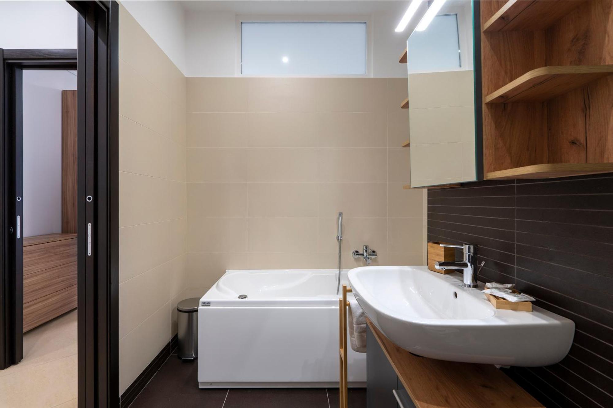 Boscoincitta Apt With Garage And Whirlpool Tub 바리 외부 사진